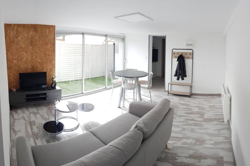 Joli Appartement 2 Chambres A มาร์ติกส์ ภายนอก รูปภาพ